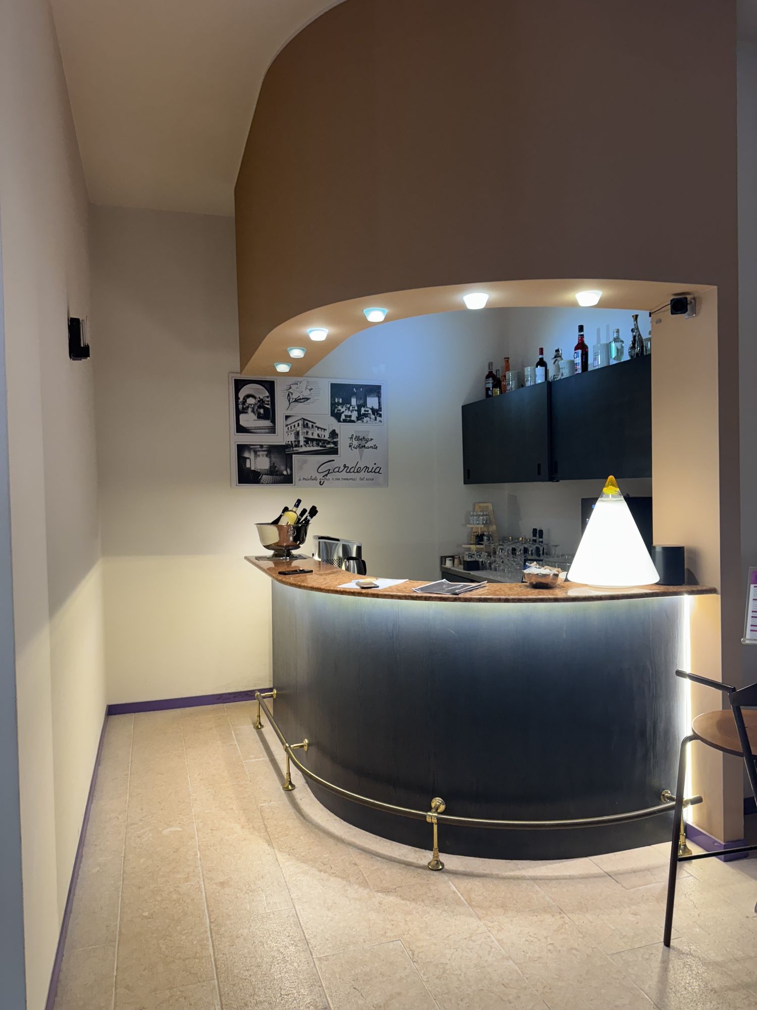 Hotel Gardenia, il bar prima