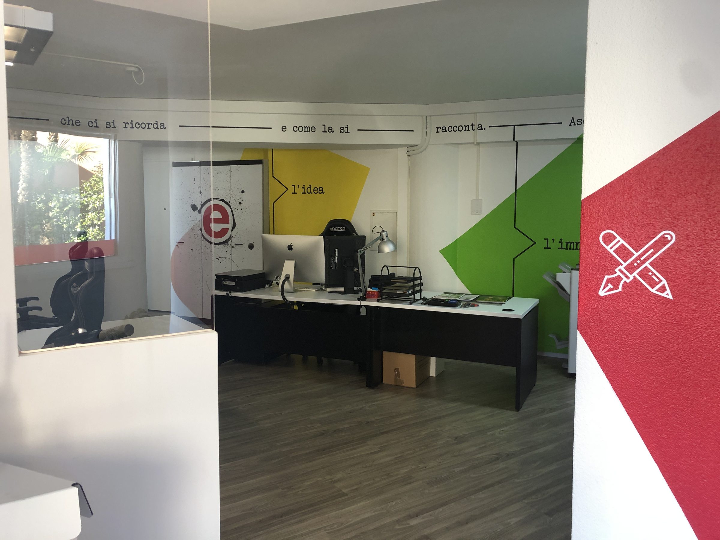 Edimen, Lugano: l'open space con le grafiche a parete